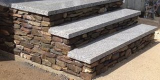 GRANITE TREAD 2X12"-72 (6') RF ROCK 1L 2S"